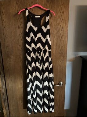 Arden B Black and White Chevron Maxi Dress